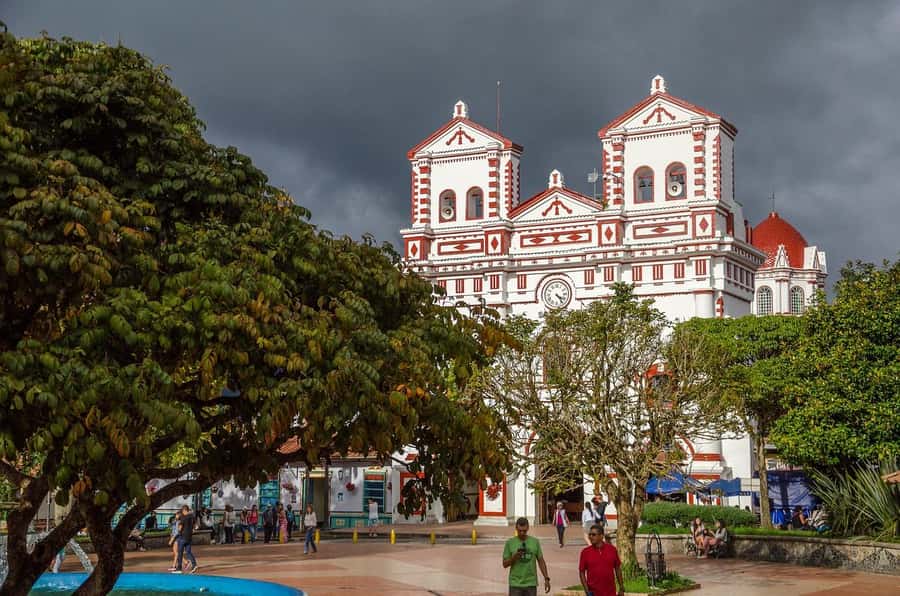 From Medellín: Guatape Private Tour, El Peñol, Boat Ride - Leaving Medellín for El Peñol