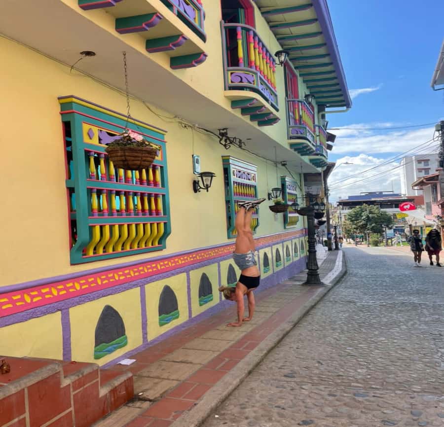 From Medellin: Private Guatape Car Tour with Coffee Tour - The 700 steps of El Peñol Rock