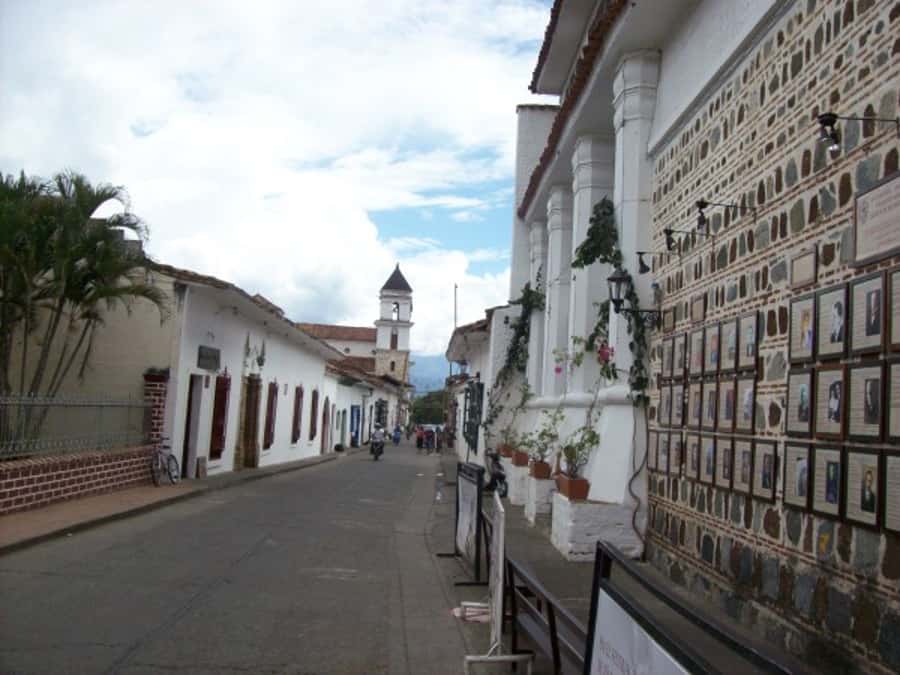 From Medellín: Private Santa Fe de Antioquia Tour - The two-hour road from Medellín