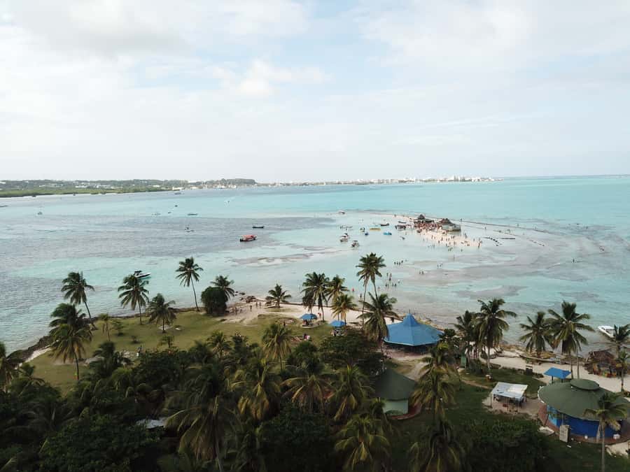 From San Andres: Cayo Acuario Tour - Reaching the dock from Av. Newball