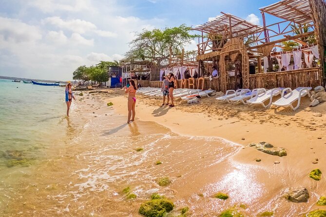 Full day At Beach Club in Playa Blanca Baru cartagena - From Cartagena to Barú by road