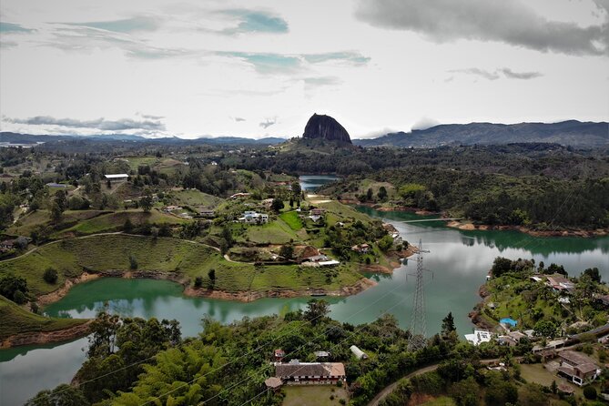 Full Day Private Tour to Guatapé and El Peñol - Climbing the 200-meter El Peñol Rock