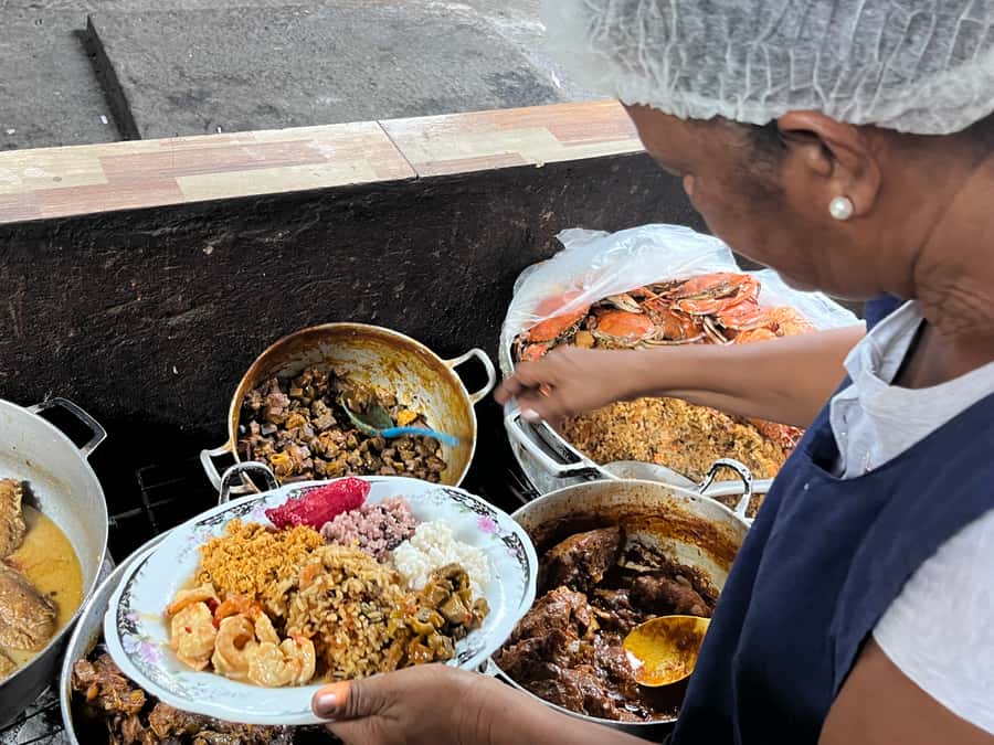 FUN BIKE RIDE WITH LUNCH AT ANTHONY BOURDAIN FAVORITE SPOT - Cartagena Bay and the San Sebastian Fort views