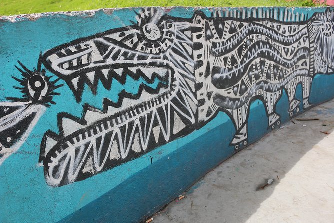 Graffiti Tour in La Candelaria Bogotá with Transportation - What the $43 price buys you