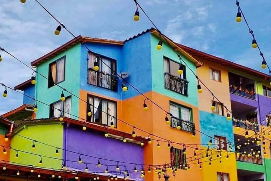 Guatape and El Peñol Rock Tour: Private or Shared - What the private option adds