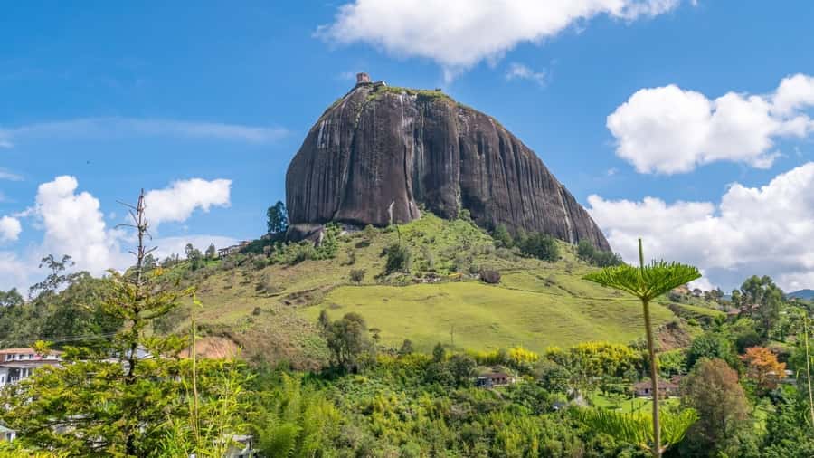 Guatape and El Peñol Rock Tour: Private or Shared - The ride from Medellín and the return timing