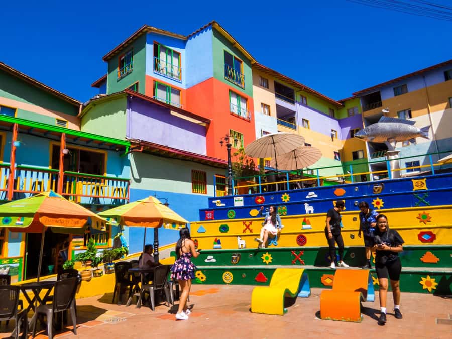 Guatape and El Peñol Rock Tour: Private or Shared - The guides make a practical difference