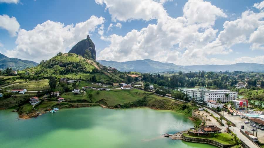 Guatape and El Peñol Rock Tour: Private or Shared - Who will enjoy this tour most