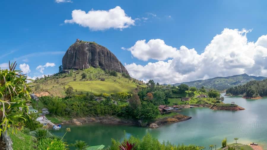 Guatape and El Peñol Rock Tour: Private or Shared - The climb: beautiful views, real effort