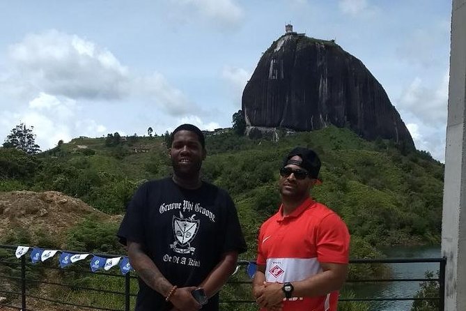 Guatape and Peñol Rock Full-Day Tour - Walking around Guatapé’s painted center