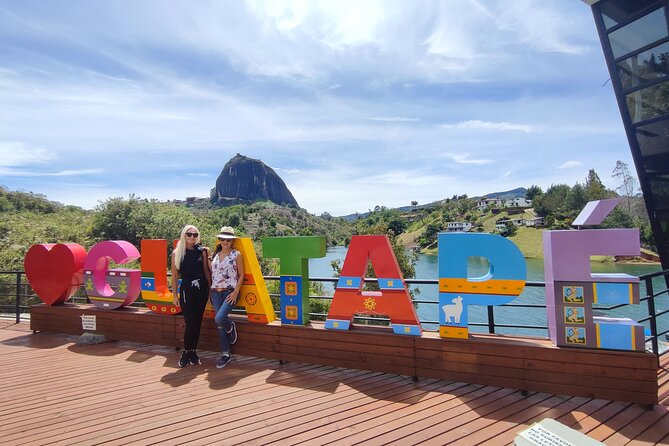 Guatapé and the rock Full Day Private Tour - Seeing Guatapé Dam from the water