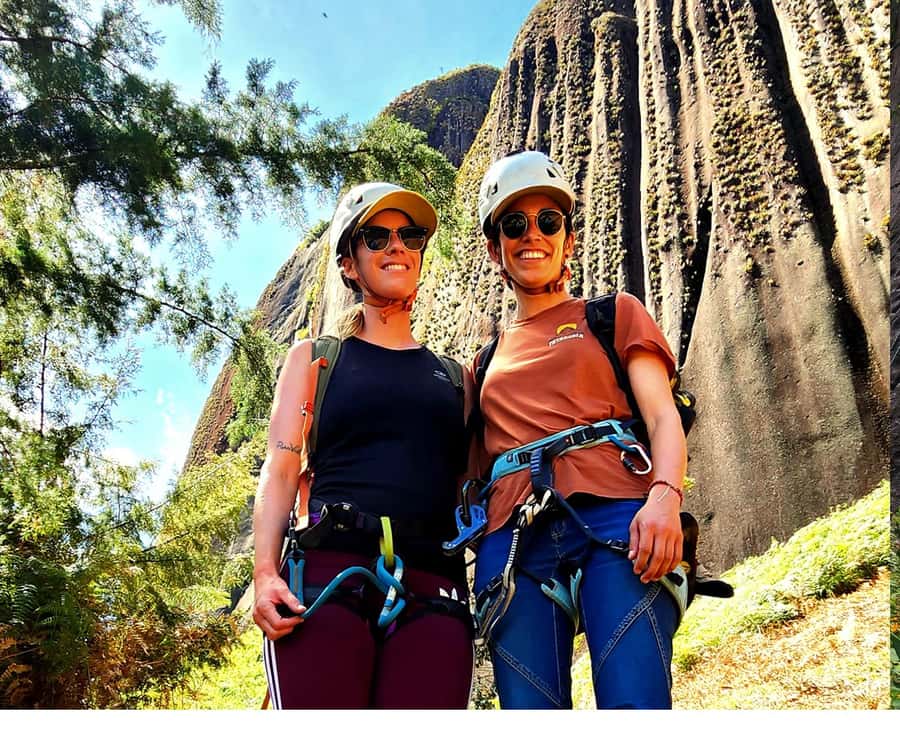 Guatapé: Iconic rock climbing for beginners and experts. - The 40-meter rappel sets the tone