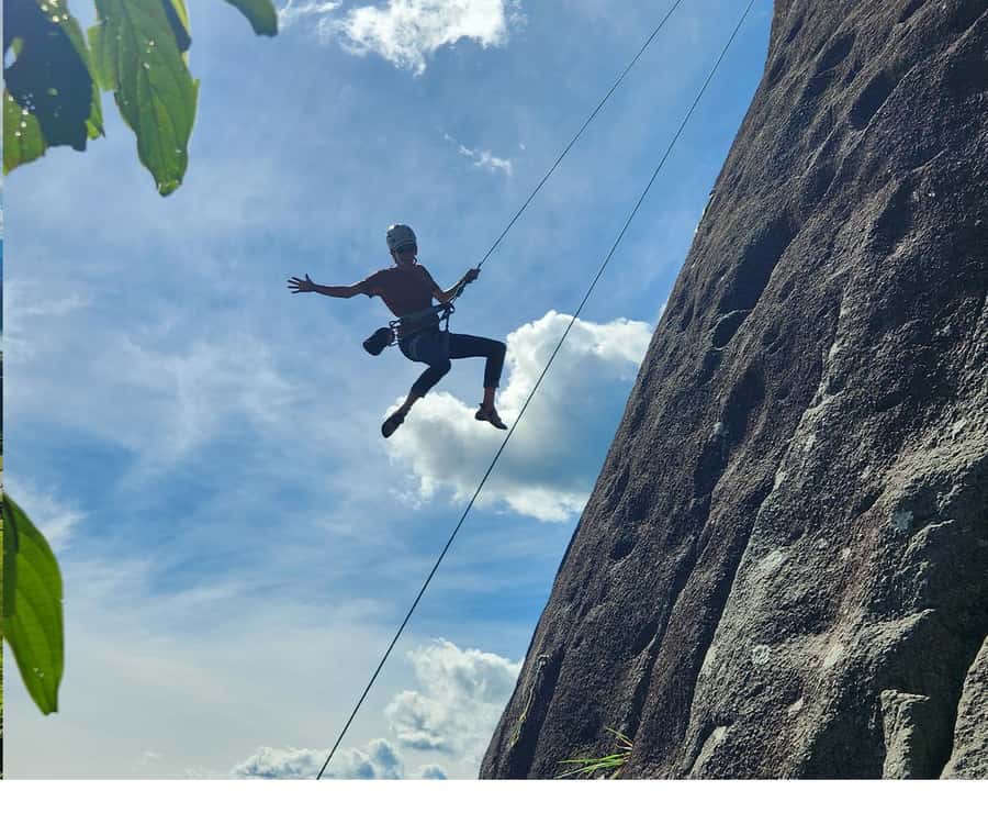 Guatapé: Iconic rock climbing for beginners and experts. - What $85 includes, and what it does not