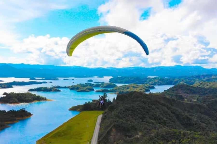 Guatape: Paragliding Experience - What you see above Guatapé