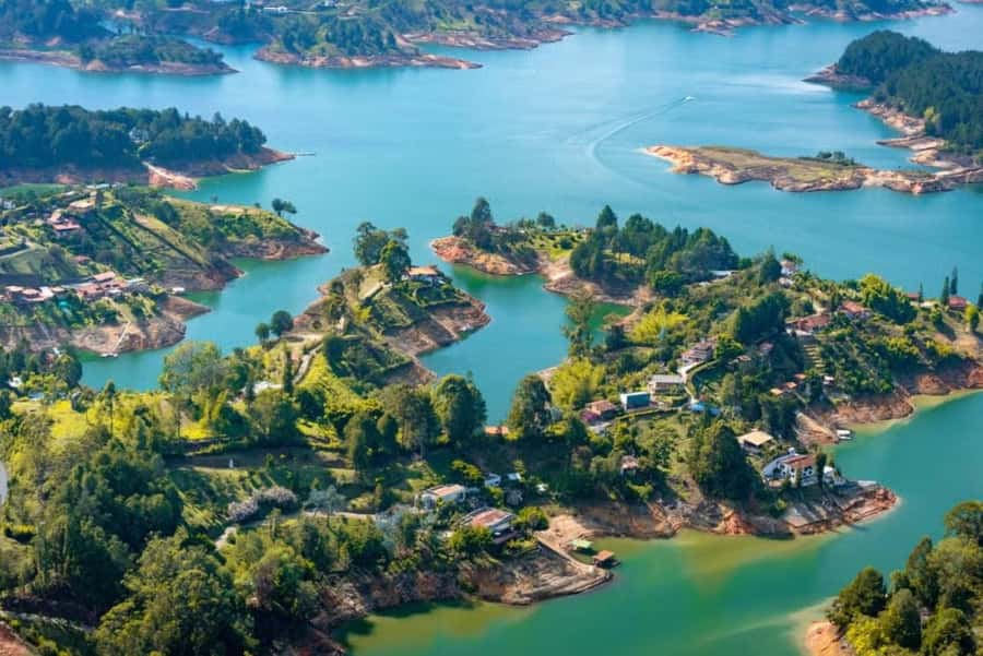 Guatape: Paragliding Experience - Getting ready for a tandem flight