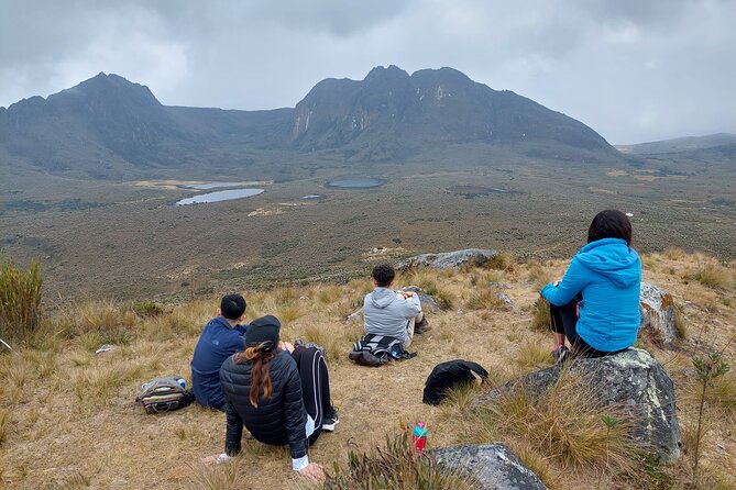 Hiking to the largest paramo on earth : Sumapaz - The climb into the cloud country