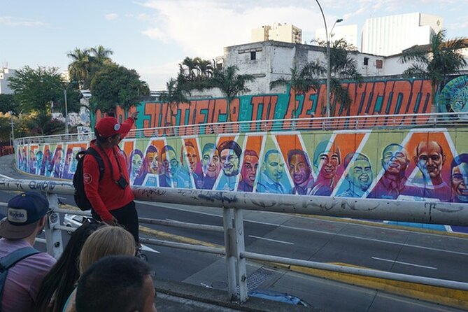 Historical Shared Tour Salsa, Graffiti & Resistance in Cali - Starting with Cali salsa at Plazoleta Jairo Varela