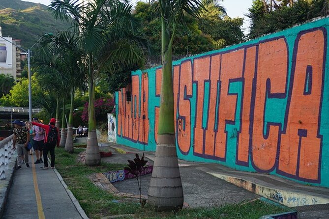 Historical Shared Tour Salsa, Graffiti & Resistance in Cali - The Cali River view from Boulevard del Río Emcali