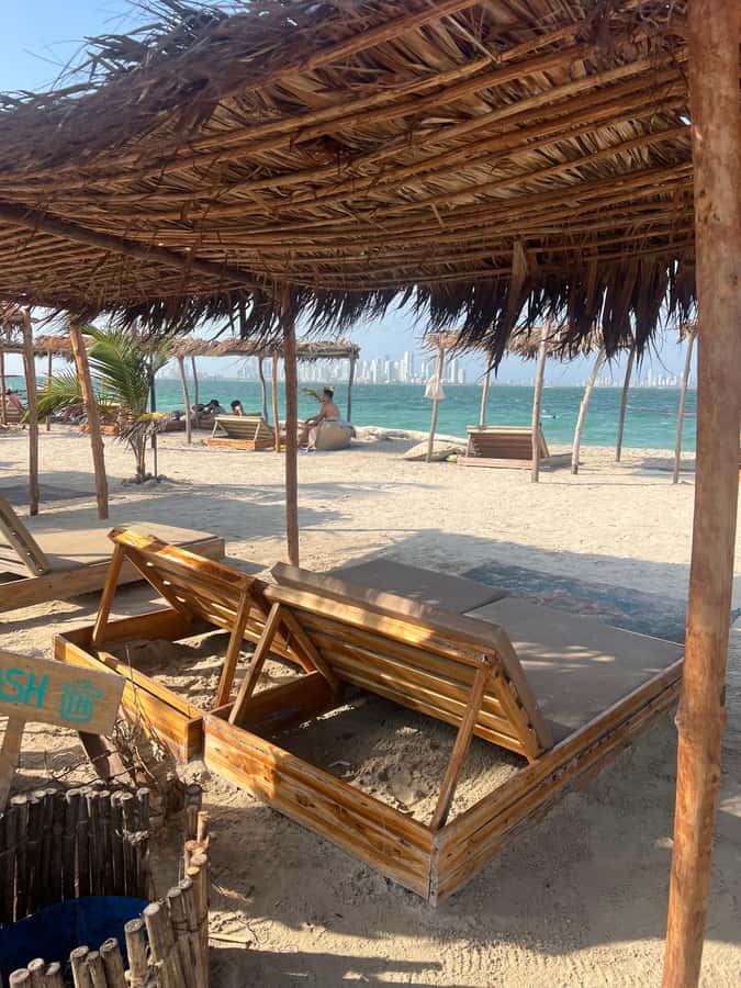 Isla Tierra Bomba beach club: Day Pass with typical food - Who will enjoy this Tierra Bomba day pass
