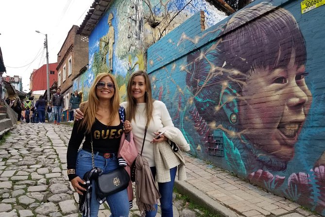La Candelaria, Mount Monserrate and Museo del Oro in One Day in Bogota - The pace, walking, and meal question