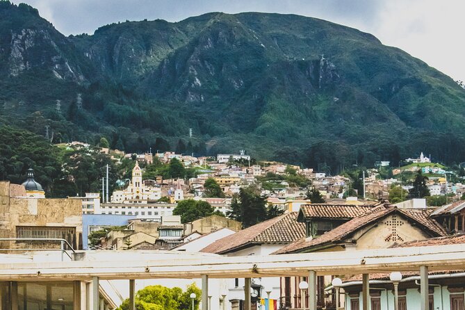 La Candelaria Private Tour Bogotá + Local Lunch + 2 Museums (6 Hrs.) - The Gold Museum and Colombia’s pre-Hispanic art