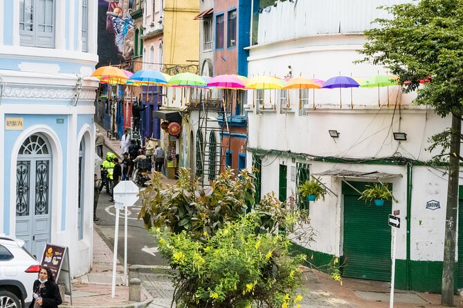 La Candelaria Private Tour Bogotá + Local Lunch + 2 Museums (6 Hrs.) - A local lunch that gives the day a pause