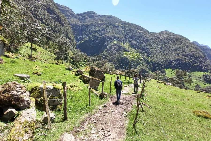 La Chorrera and Chiflon Waterfalls Private Hike Tour - Returning through the park to Choachí