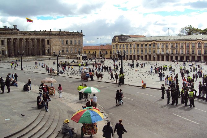 Layover Bogotá Private Tour + Transfer in & Out (4 Hrs.) - Bogotá Cathedral and the Justice Palace
