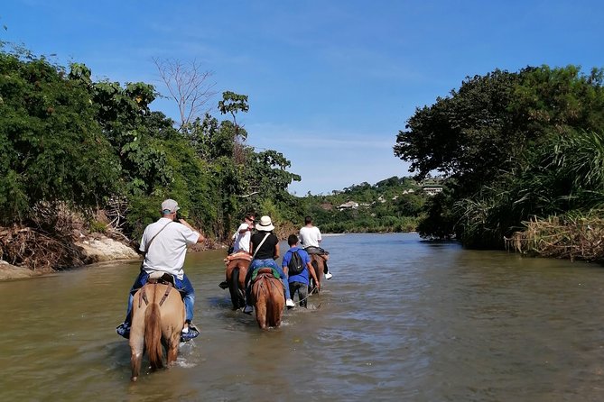 Los Naranjos Beach Horseback Riding Tayrona Park. - Los Naranjos Beach gives you two hours to slow down