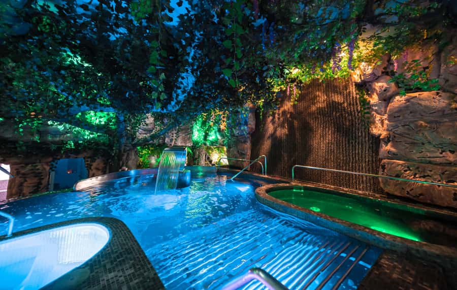 MedelIín: Full Body Massage and Water Therapy Experience - What this Medellín spa experience actually includes