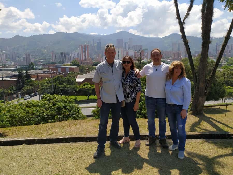 Medellín: 5.5-Hour Guided Private City Tour - Five and a half hours used well
