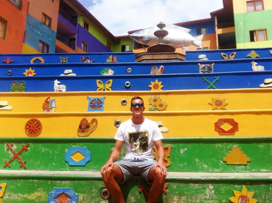 Medellin and Guatape Full Day Pablo Escobar Tour - Buenos Aires and other Medellin memories