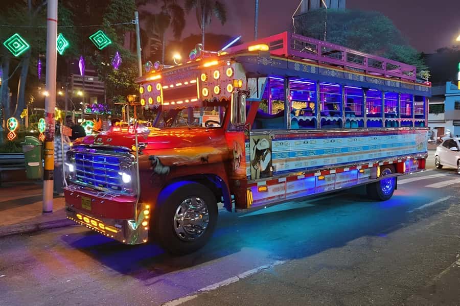 MEDELLIN: CITY TOUR CITY NIGHT TOUR + OPEN BAR - Key points to know before booking