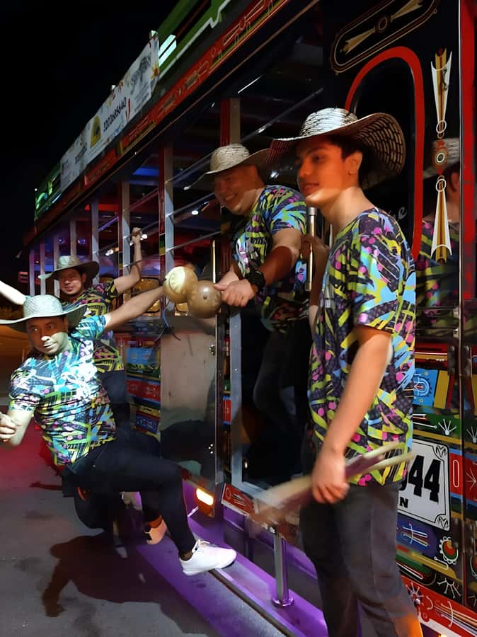 MEDELLIN: CITY TOUR CITY NIGHT TOUR + OPEN BAR - The Golden Mile and Provenza