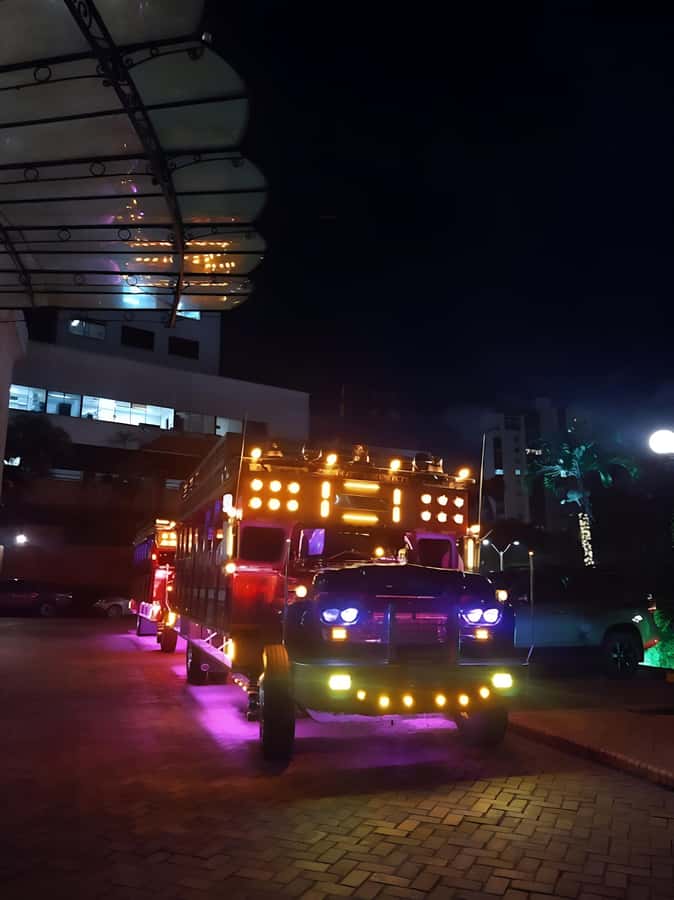 MEDELLIN: CITY TOUR CITY NIGHT TOUR + OPEN BAR - Is $38 a fair price?