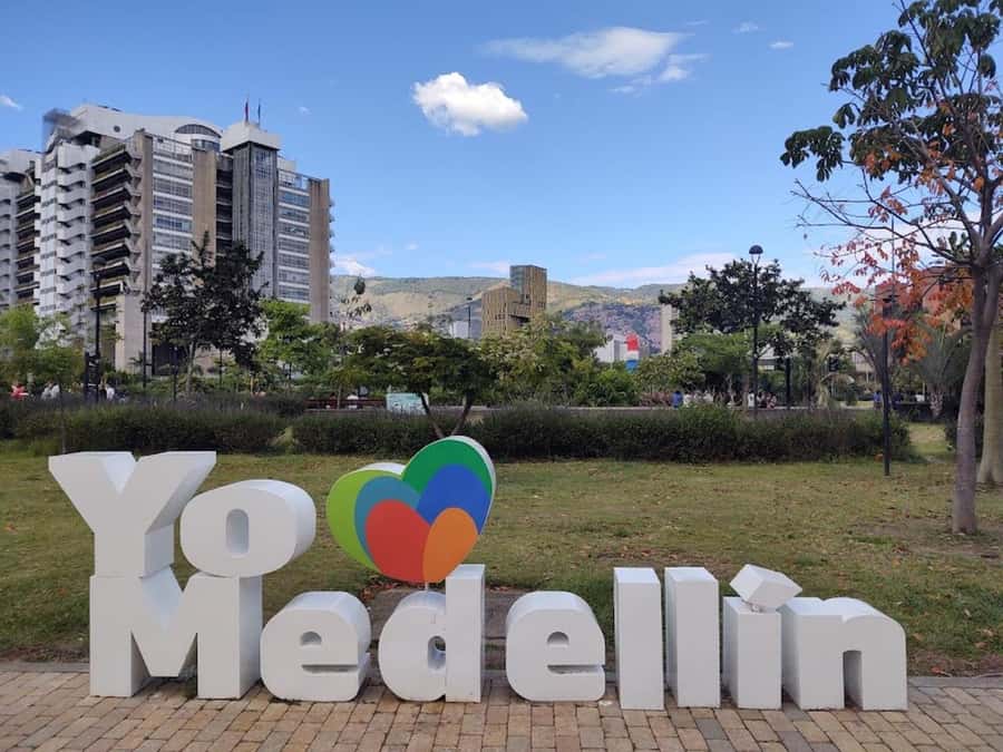 MEDELLIN: CITY TOUR MEDELLIN + GRAFFITOUR COMUNA 13 - Comuna 13, where the art tells the story