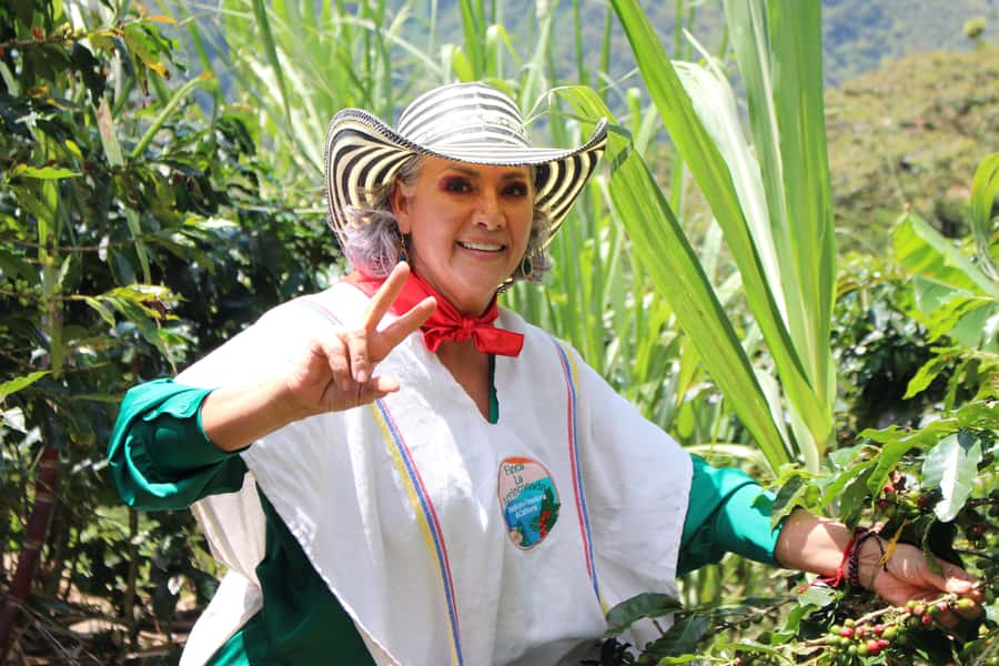Medellin: Coffee Tour with Hotel Transfers and Meals - Dessert, snacks, and the optional horseback ride