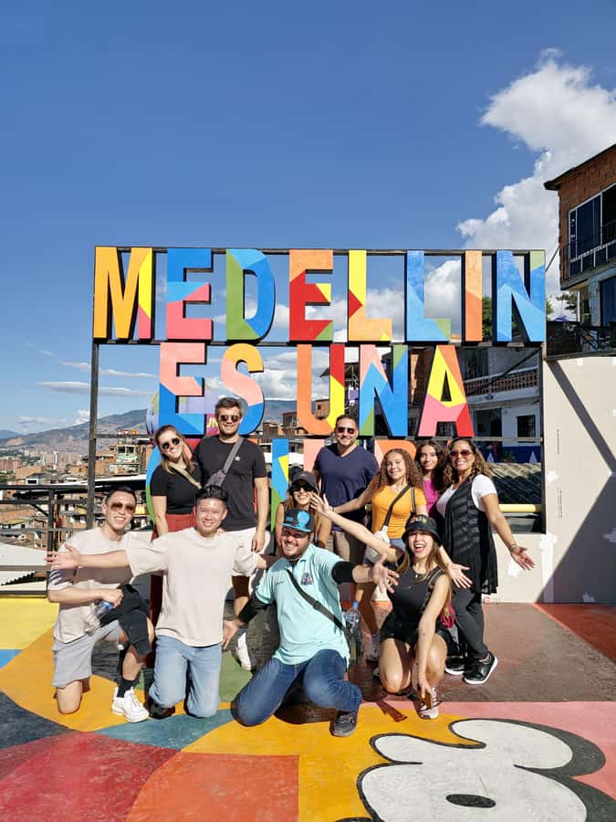 Medellín: Comuna 13 and Graffiti Guided Tour with a Local - Murals, galleries, and the first 25 minutes on foot
