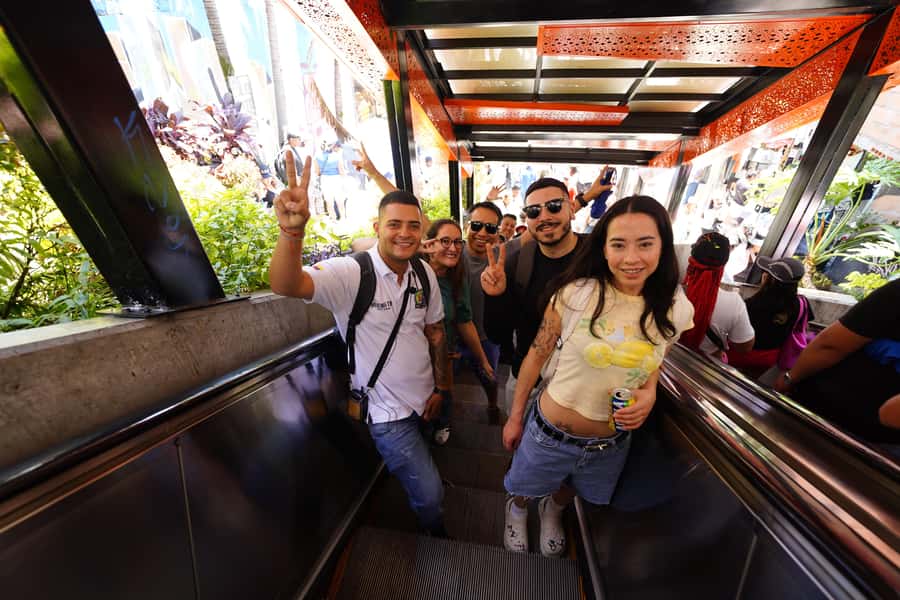 Medellín: Comuna 13 and Graffiti Guided Tour with a Local - What $16 really gets you