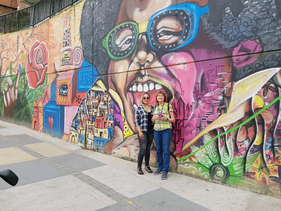 Medellín: Comuna 13, Cable Cars and Botero Statues Tour - Key points to know before booking