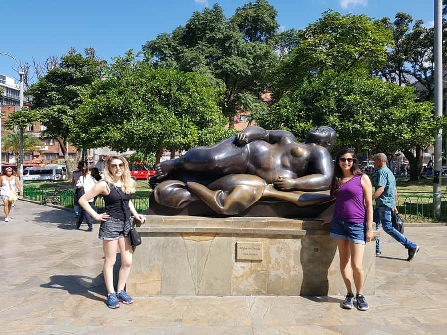 Medellín: Comuna 13, Cable Cars and Botero Statues Tour - Starting in El Centro at Botero Plaza