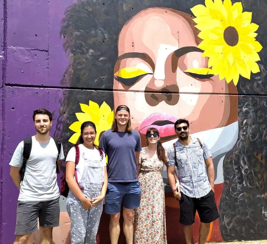 Medellín: Comuna 13 District Tour with Cable Car Ride - Walking through Comuna 13