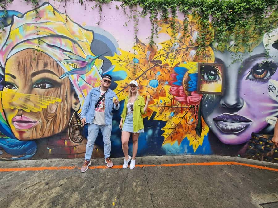 Medellín: Comuna 13 District Tour with Cable Car Ride - Is $27 a good value?