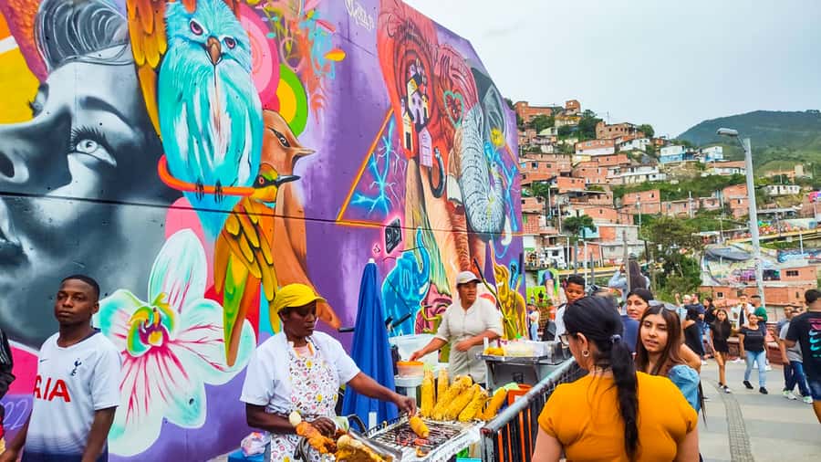 Medellin: Comuna 13 Graffiti Tour, Cable Car & Street Food - The walking and climbing are real