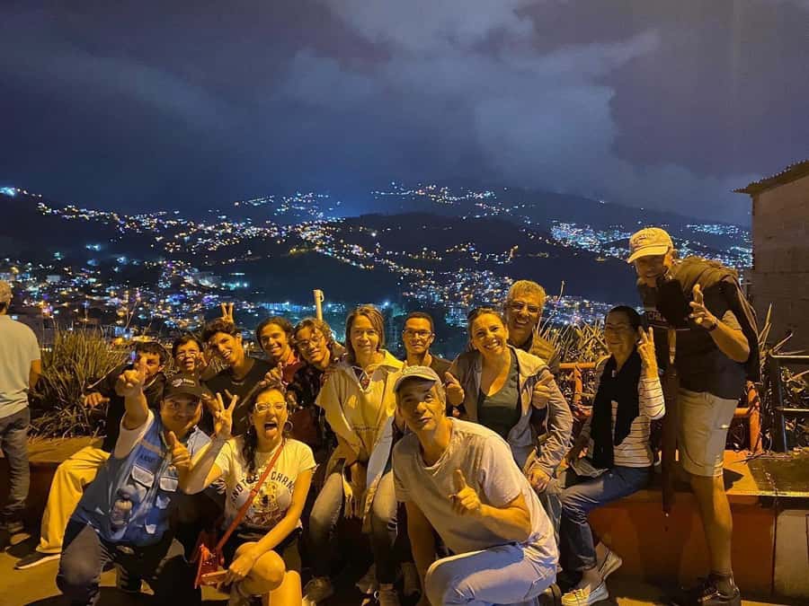 Medellín: Comuna 13 (Graffitour) Discover the Transformation - Key points at a glance