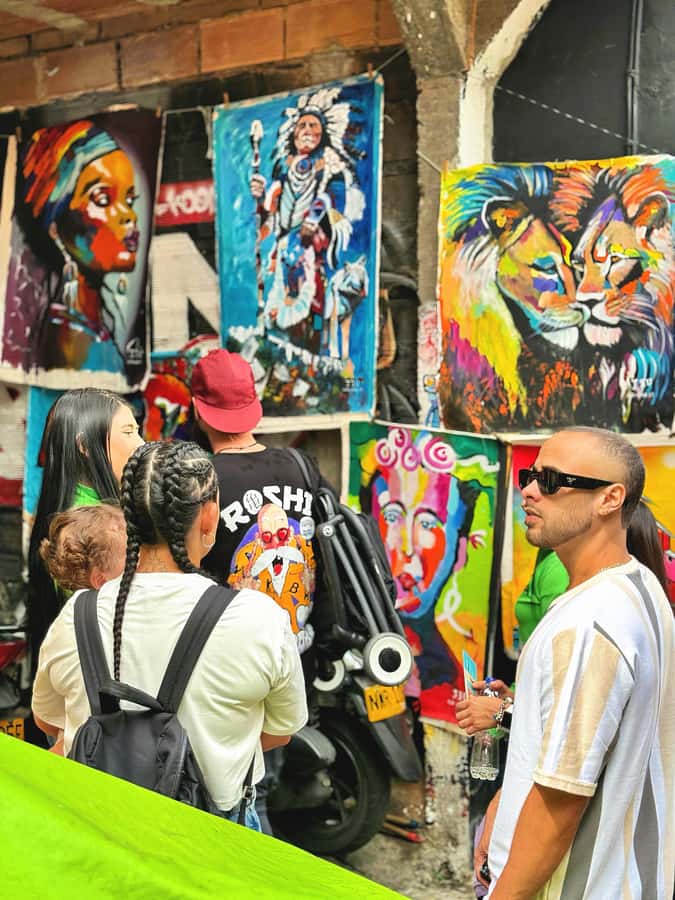 Medellín Comuna 13 local guides snacks and your own graffiti - Dance, freestyle, and the question of donations
