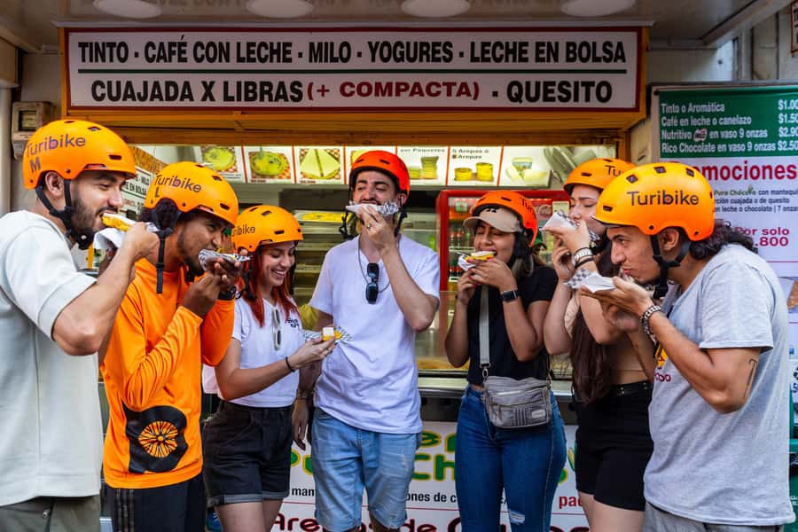 Medellín: E-bike and Foodie Tour - Unidad Deportiva de Belén: the first taste of local life