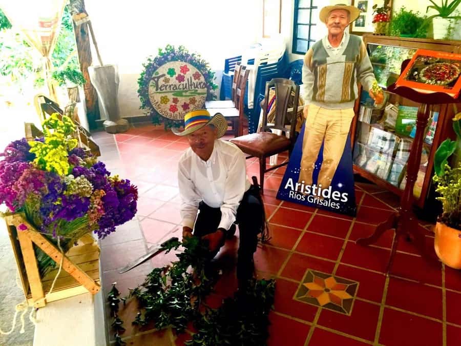 Medellín: Flower Farm & Silletero History Tour - Orchids, sunflowers, and the best photo opportunities