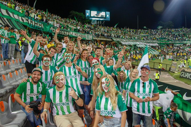 Medellín Football Tour - Meeting at Viajero Hostel Medellín
