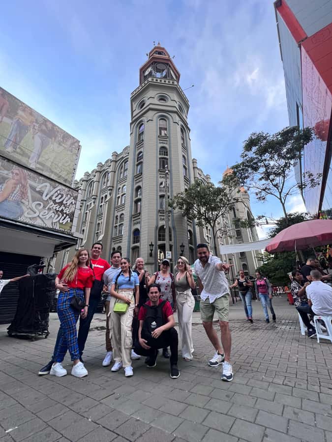 Medellin: Full Day Guided City Highlights Tour - Riding the Medellín Metro and Metrocable